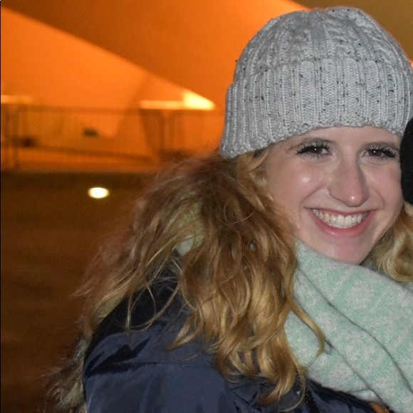 Meet your Posher, Alexis - Picture 1 of 1